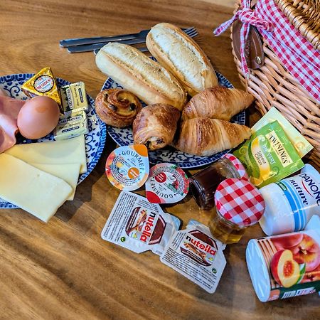 Hotel A Fleur De Couette Auvelais Zewnętrze zdjęcie