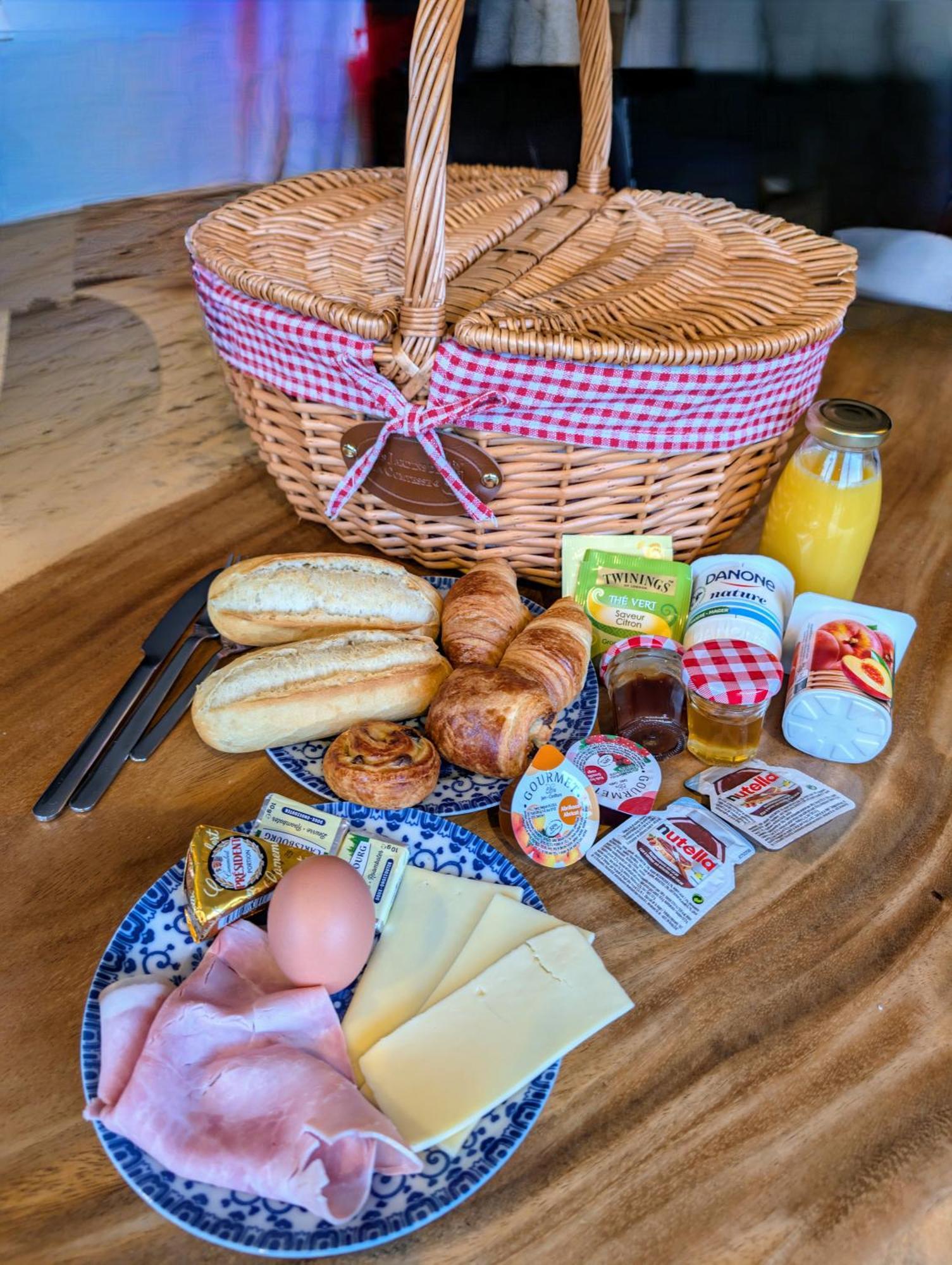 Hotel A Fleur De Couette Auvelais Zewnętrze zdjęcie