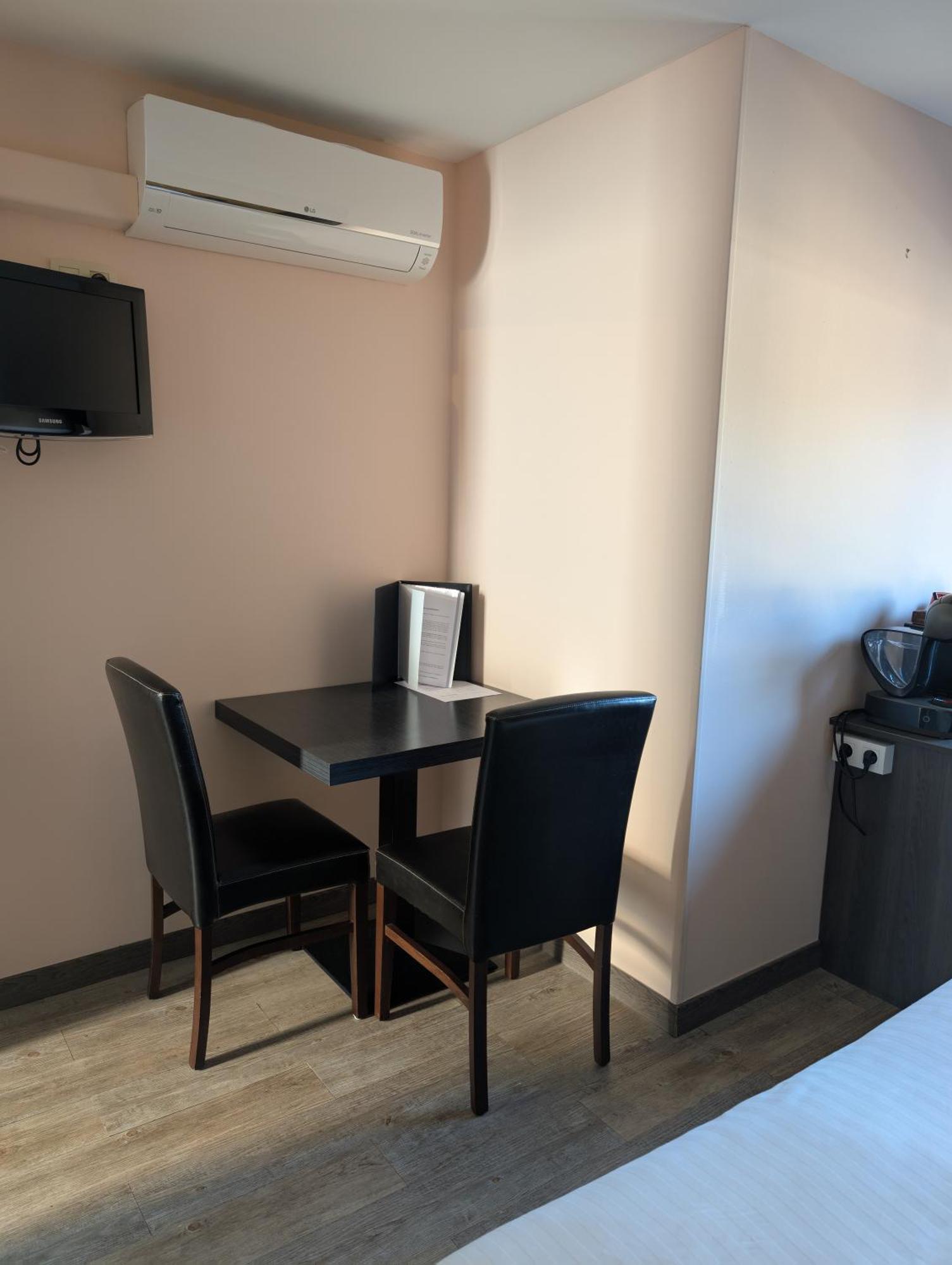 Hotel A Fleur De Couette Auvelais Zewnętrze zdjęcie