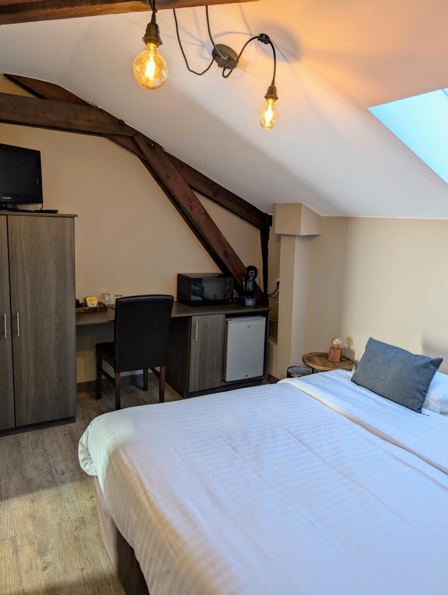 Hotel A Fleur De Couette Auvelais Zewnętrze zdjęcie