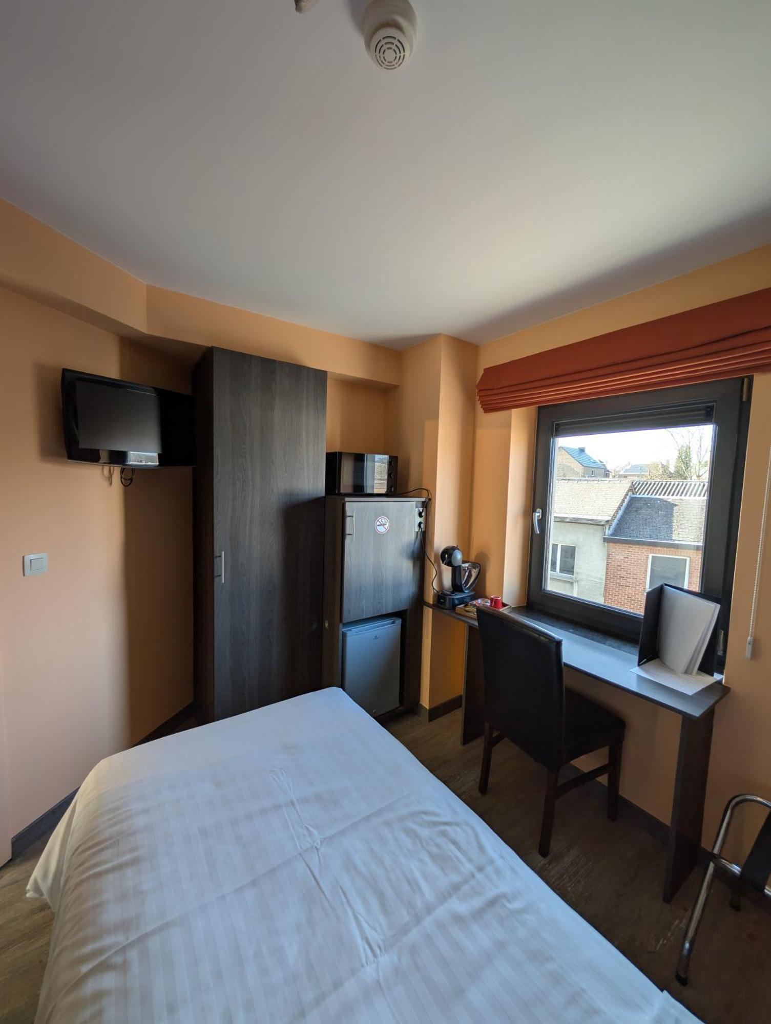 Hotel A Fleur De Couette Auvelais Zewnętrze zdjęcie