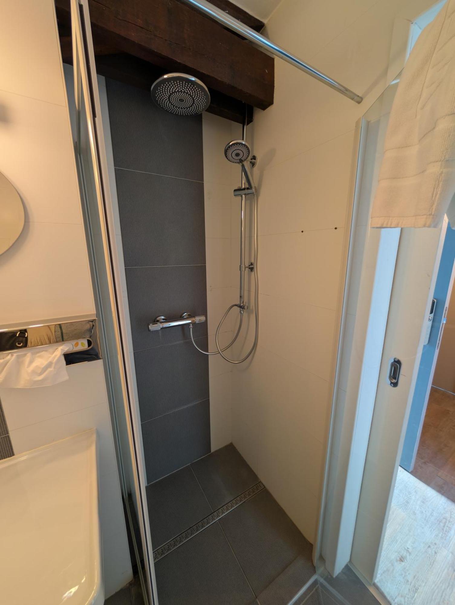 Hotel A Fleur De Couette Auvelais Zewnętrze zdjęcie